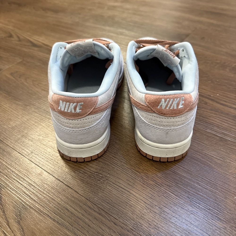 Nike Dunks - Picture 5 of 6